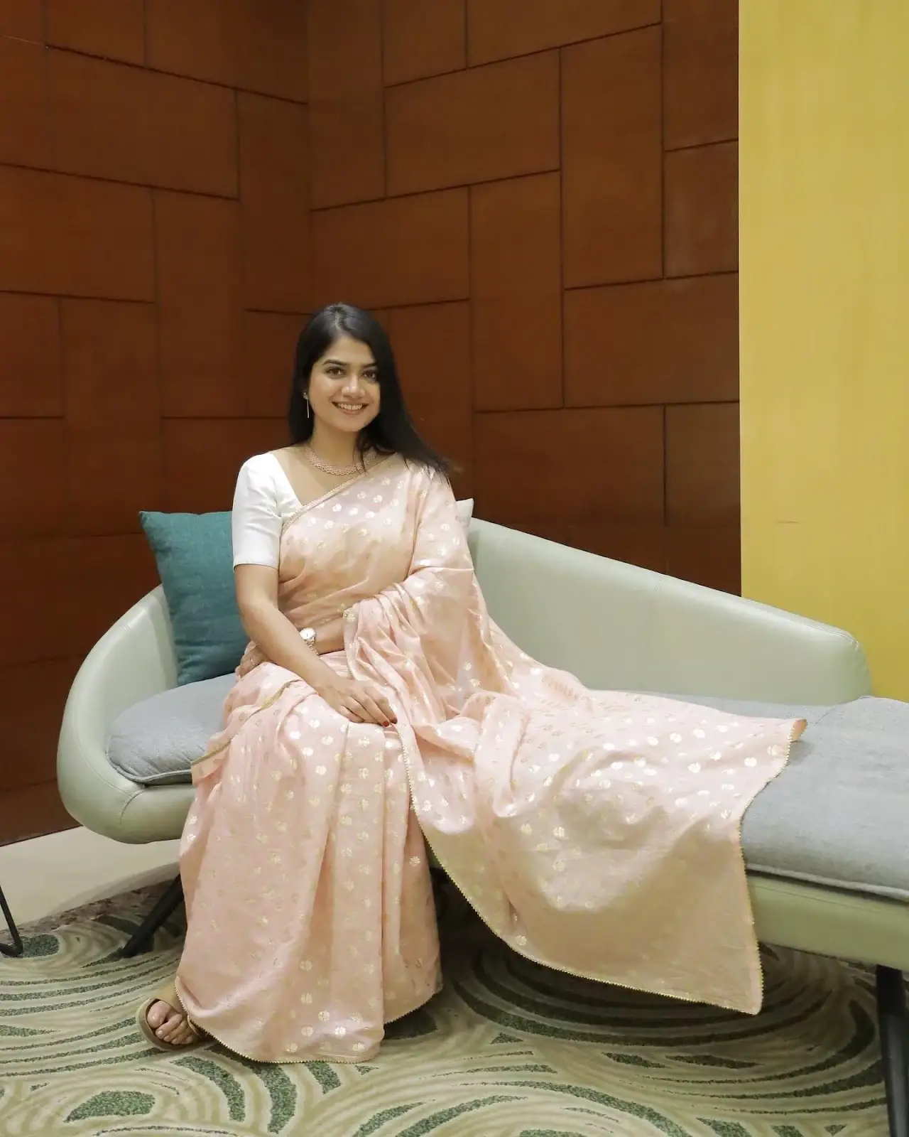 Beautiful Indian Girl Anarkali Marikar in Traditional Pink Saree